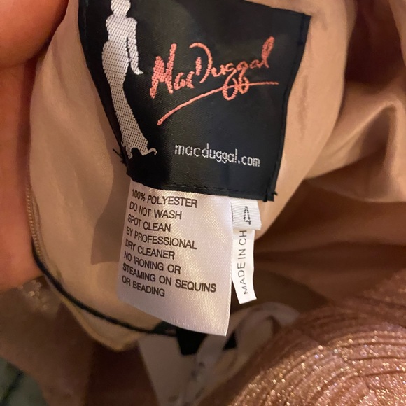 Mac Duggal | Shimmering Metallic Pleated Ballgown In Rose Gold Size 4 NEW #30700 - Picture 4 of 16